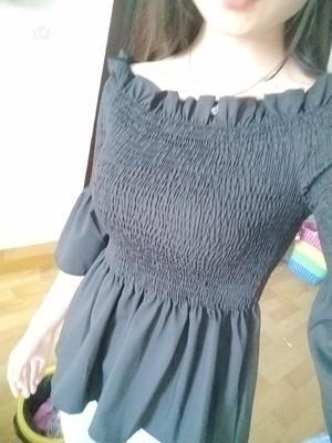 聚拢效果超好， 还能挤出沟。夏天穿露背还是一字领衣服都 很方便哦，怎么也不会掉下来，粘性超好，用了放回包装也很方便，很贴 心的送了好多赠品哦三天就收到了，准备拍婚纱照结婚的时候够用，朋友们买的不好的总是掉，这个我试了试特别好用，是特别大的劲也没问题，还送了很多赠品，卖家挺有心的。