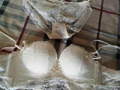 购买了好多次了，是你家的粉丝了，我比较喜欢你们家的款式，比较少女，我很喜欢，也很好穿。