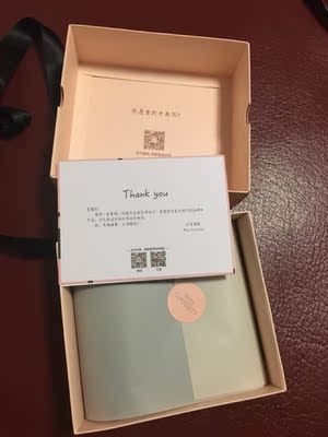 包装非常美腻,衣服也很垂坠贴合,剪裁富有设计感,满意 包装非常美腻,衣服也很垂坠贴合,剪裁富有设计感,满意