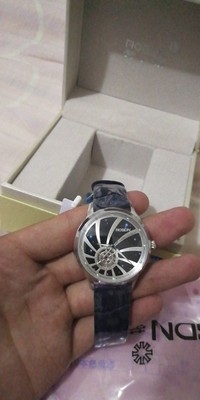 使用心得劳士顿手表怎么样,属于什么档次,哪生产的,值得买吗