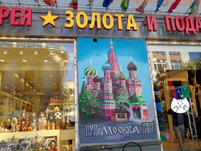 感觉就是背心的样子。 以下是信息安全事故可能的危害。首先，对个人来讲，我们的私人信息可能会被泄露，从而会导致我们的个人财产受到损失，而且别人还会利用我们的信息来骗我们的亲人和朋友。其次，对于公司来说，信息可能关系到公司的运行命脉，一旦被泄露，公司就会破产。