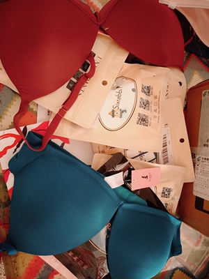 真的好的不得了，兔子家的铁粉。内内超级好手感。在天猫淘宝上买东西，都是系统自动好评，花了有好多好多钱，后来才知道淘宝评论得积分可以涨淘气值时，才知道评论的重要性，所以以后无论买什么东西，我都先把这段话复制粘贴下来，然后再写宝贝评论，没错，评论80个字以上就可以获得50个积分。