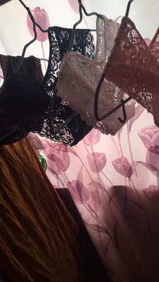 内裤质量可以 手感柔软 穿上很性感 中腰的很合适 内裤质量可以 手感柔软 穿上很性感 中腰的很合适