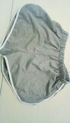 这价钱收到这样质量的裤子实在是太划算了 布料很好通风 穿着也很舒服 大小也刚好