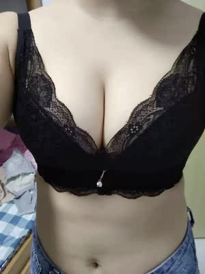 很轻薄，特别舒服，穿着也很聚拢效果透气，棒棒哒，物流要是能快点儿就更好了，总之挺满意的，很喜欢