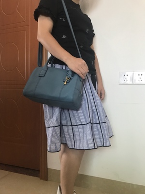 真实使用感受Fossil化石手提女包怎么样，上档次吗？最新款式是什么？