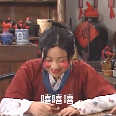 睡衣有点静电，穿着肩带爱往下掉，可能我太胖了。。蛮好看的，性感