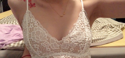 料子很舒适&hellip;好看！对小胸很友好&hellip;