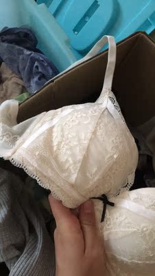 已经在这家买多个内衣了，每件都很好看，很喜欢，祝卖家生意越来越红火