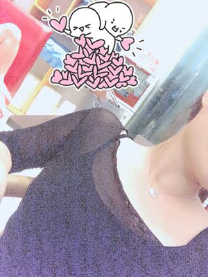 衣服很有弹性 但是容易抽丝 很显瘦噢 谢谢客服宝宝 衣服很有弹性 但是容易抽丝 很显瘦噢 谢谢客服宝宝