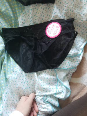 整体很满意，，唯一不足的就是最后一天不是我选的款式，，但也可以，，