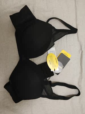 价格还算实惠吧，侧边是薄纱的应该比较透气，聚拢效果不错。