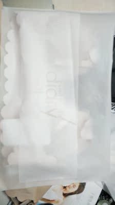 包装地非常好，也是用箱子运输的，真的细节好评，内衣料子真的超级舒服的，非常推荐买，平胸最美我觉得😂😂