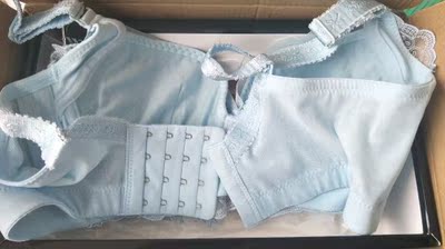 已经不是第一次购买店铺的内衣了，内衣的面料很舒服，因为信赖，所以选择，很感谢客服姐姐的建议，这种蓝色我很喜欢，是我想要的那种天蓝色，很漂亮。