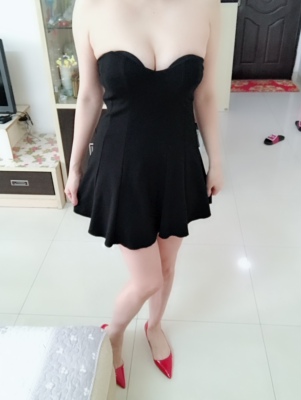 裙子穿上很显瘦，也很性感，喜欢啊！