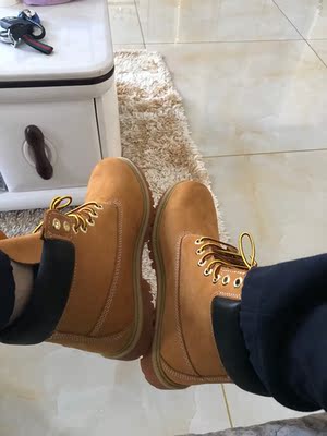 不错不错 第一次买这种鞋 还挺喜欢的 穿着挺舒服的 一会去溜达一圈看看什么感觉