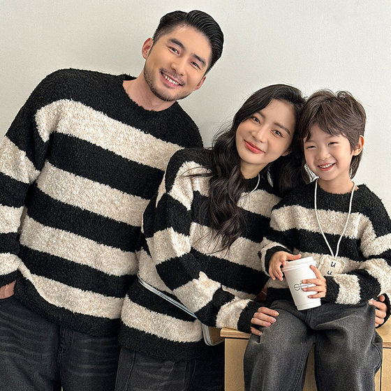 Japanese parent-child clothing autumn and winter sweater stripes thickened fashionable and fashionable high-end family of three knitted sweaters pullover trend
Japanese parent-child clothing autumn and winter sweater stripes thickened fashionable and fashionable high-end family of three knitted sweaters pullover trend
