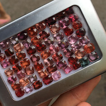 It has been attached to appreciate 63 grains of Burmese square pillow-shaped cut without burning natural color spinel inlaid bare stone