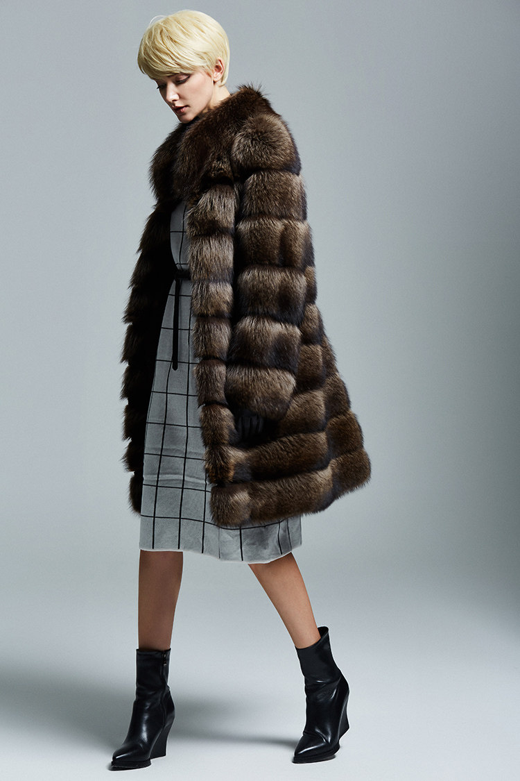 意大利进口原版 限量 欧洲浣熊整皮横纹经典款皮草长大衣ln120