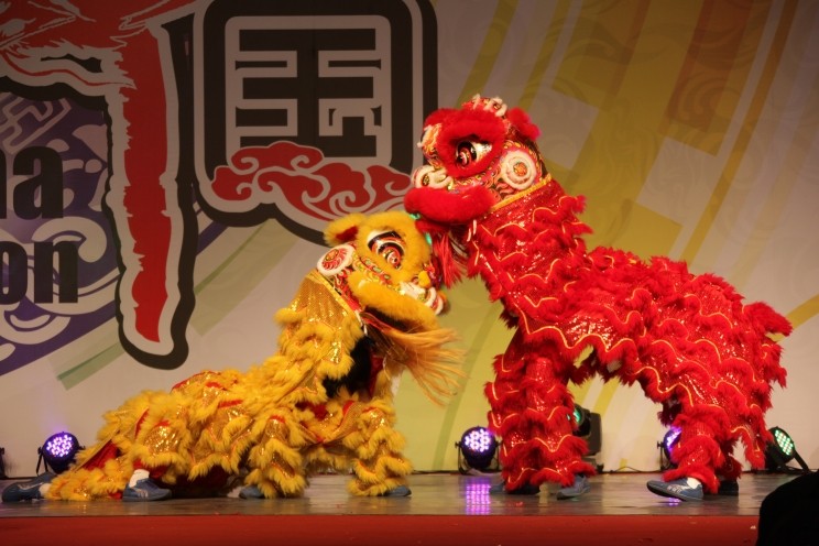 【周年庆典 舞狮比赛 高档南狮醒狮 广东狮佛庄