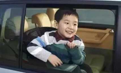 爱打扮(www.idaban.cn)，年轻父母必看！儿童乘车安全7个需知！35