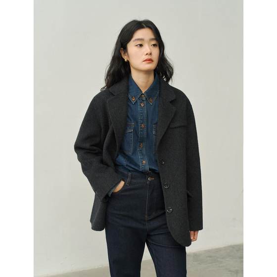 Camel velvet yak velvet suit collar loose short wool double-sided wool coat for women in autumn and winter small wool coat
Camel velvet yak velvet suit collar loose short wool double-sided wool coat for women in autumn and winter small wool coat