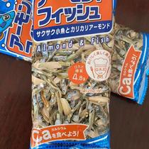 Japanese day six almond almonds dried fish children high calcium snacks 28g casual afternoon tea ready-to-eat fish
