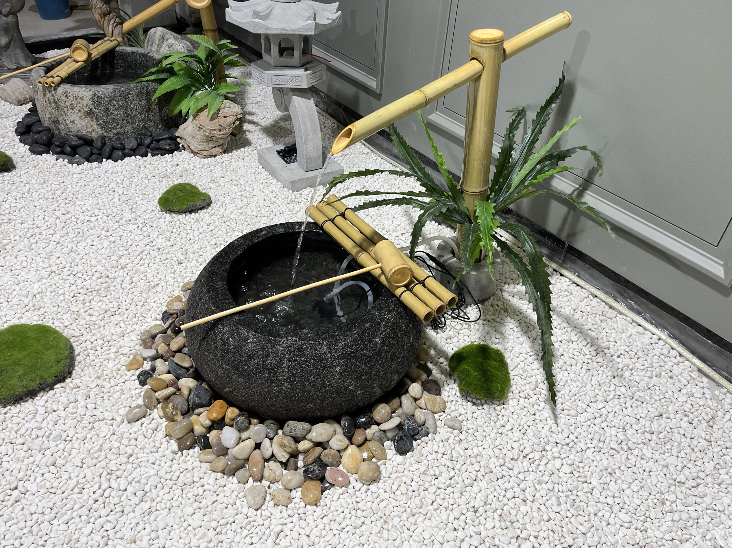 日式庭院石钵惊鹿竹子流水蹲踞滴水户外花园造景观黑山石水钵摆件