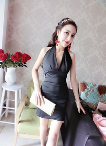 Sexy nightclub buttock slim fit V-neck dress