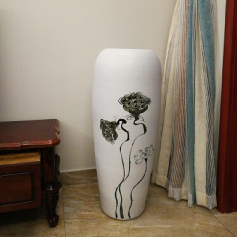 Ceramic vase landing, dried flowers, hand - made white vase in the generation of the sitting room the hotel villa large vase artical