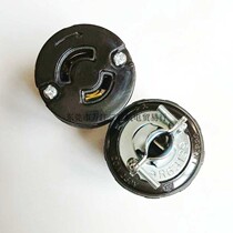 LK5220-1 20A250V2P Taiwan Longkuang LKEW lead-mounted intermediate cable socket can be used for WA5229