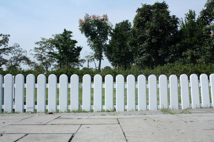 塑料栅栏插地式围栏篱笆白色庭院栅栏花园栅栏圣诞室外围栏