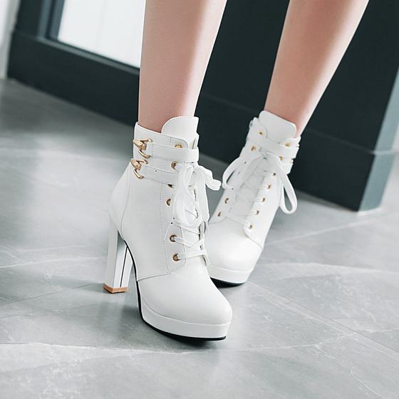 Sweet short boots female 2023 autumn and winter waterproof platform Martin boots are high -heeled coarse belt buckle white large yards boots
Sweet short boots female 2023 autumn and winter waterproof platform Martin boots are high -heeled coarse belt buckle white large yards boots