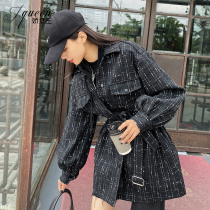 Coarse floras in the windy weaters The Korean version of the Han version collection waist display slim black lantern sleeves autumn and winter thickened and the coat of coat in large coat