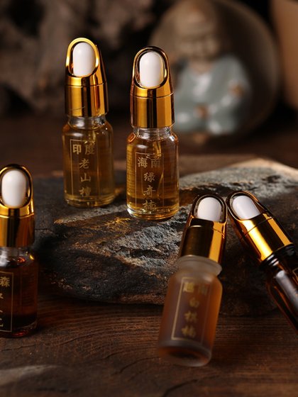 천연 식물 agarwood 에센셜 오일 고농도 Laoshan 샌달 우드 앰버 그리스 피닉스 아이 아트 팔찌 스타일 스타마다 불교 구슬 유지 보수 천연 식물 agarwood 에센셜 오일 고농도 Laoshan 샌달 우드 앰버 그리스 피닉스 아이 아트 팔찌 스타일 스타마다 불교 구슬 유지 보수