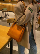 Lady Genuine Leather Handbag 100 Hitch Fashion Retro Diagonal Satchel Shoulder Bag Ladies Commute Senior Sensation Retro Little Backpack