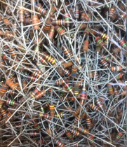 New inventory of the United States 1W Miscellaneous resistance (about 400 pieces of about 128 yuan) Volume 5 6*14 6mm