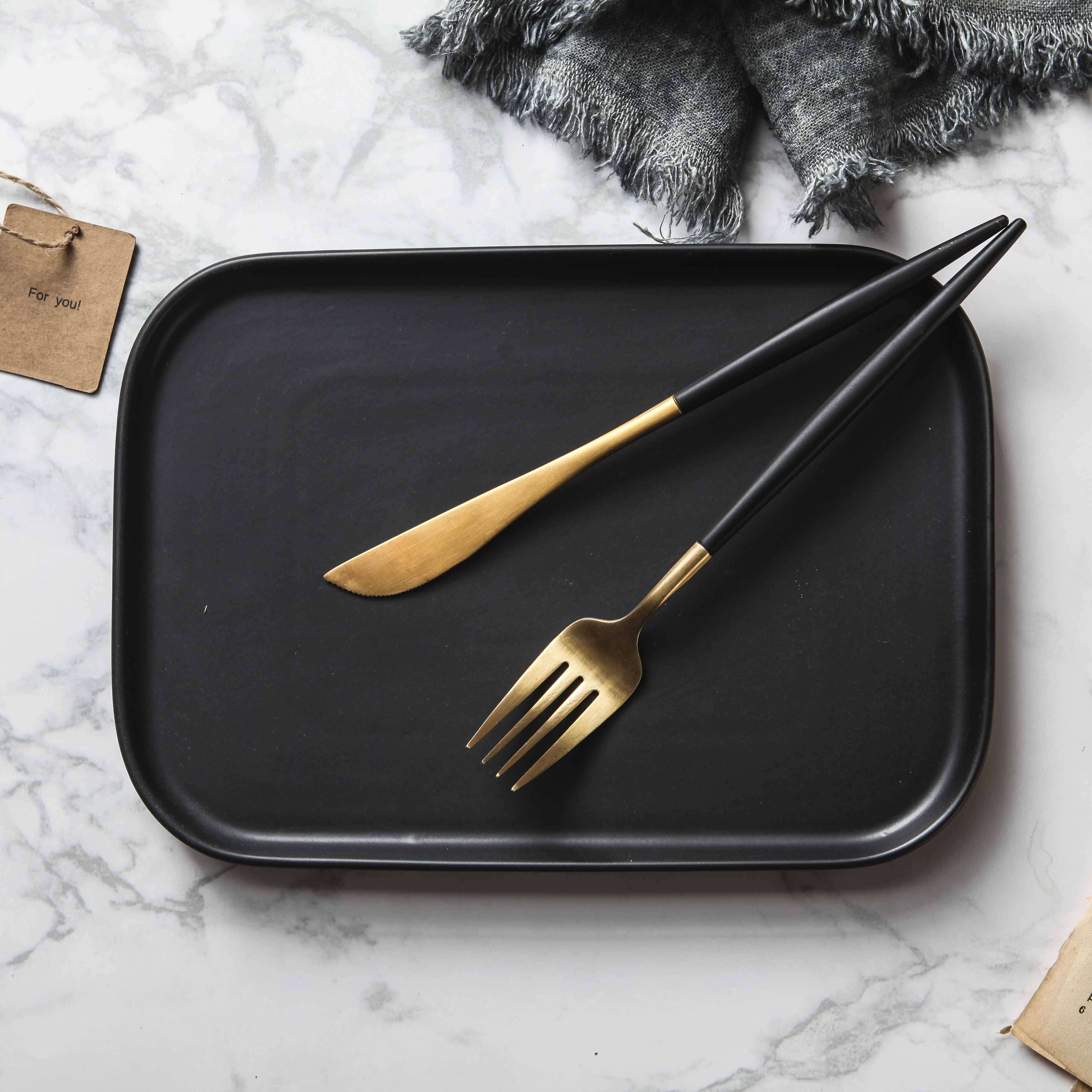 四发陶瓷盘子哑光西餐盘子北欧黑色家用托盘长方菜盘鱼盘茶盘餐具