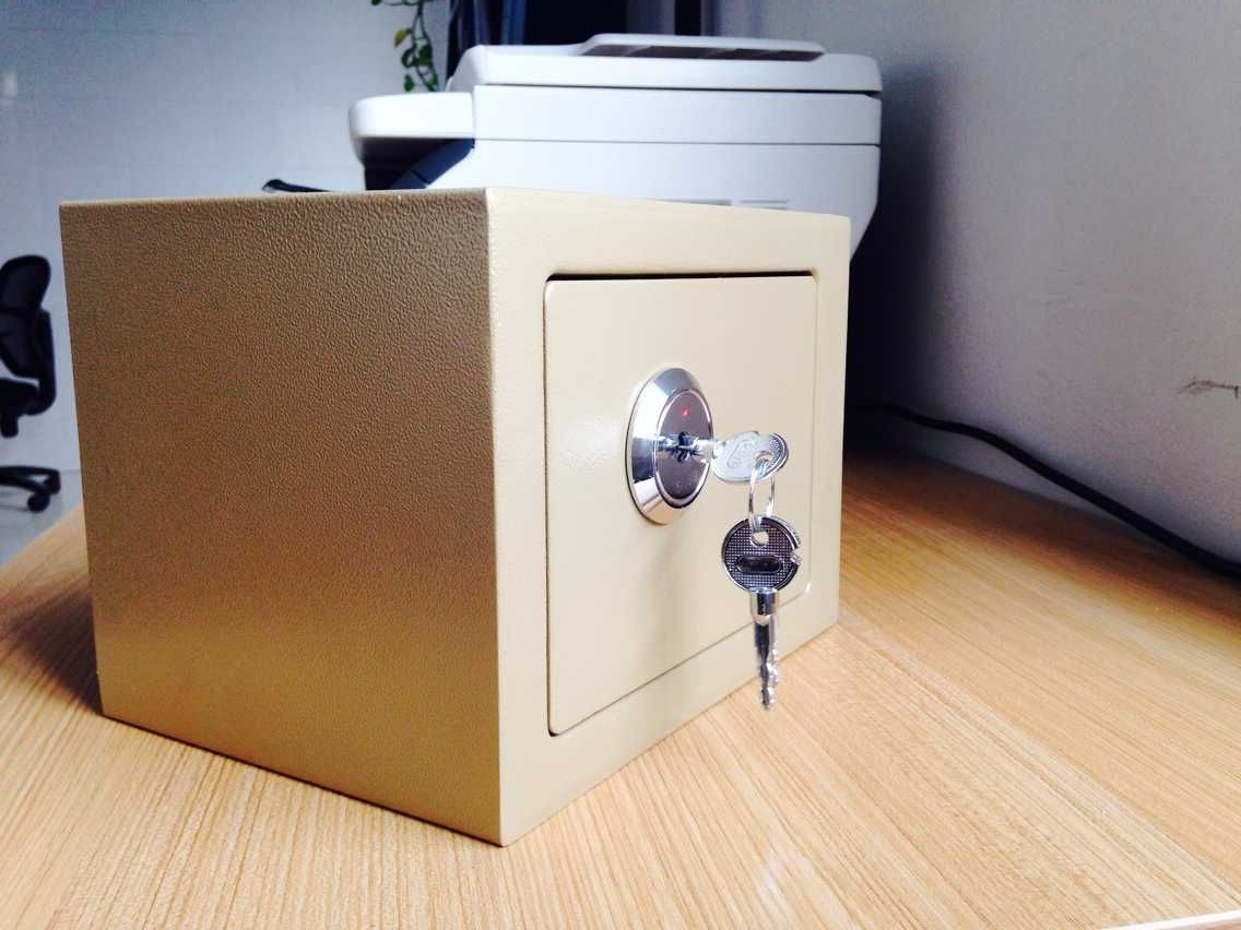 迷你保险柜17k入墙叶片锁机械小型保险箱家用床头保险箱