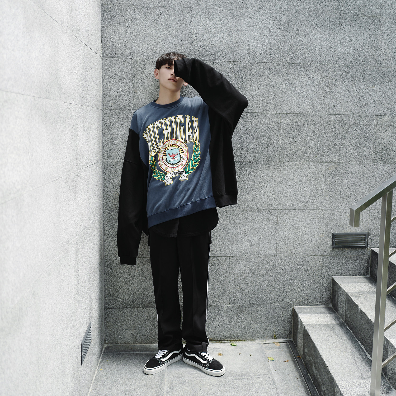 首席名模17年秋季新款拼色拼接复古系oversize套头pgone卫衣