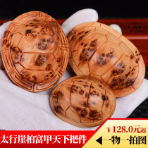 Cliff cypress wood carving Taihang Cypress full tumor scar red oil aging old material rich armor world handmade turtle carved handlework