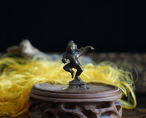 11-century Tibetan Buddhist statue Parra style Golimar bronze statue leather shell oil moisturizing collection grade treasures