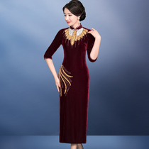 Beaded gold velvet mid-sleeve modified cheongsam long dress Wedding mother dress Xi mother-in-law Wedding banquet dress noble