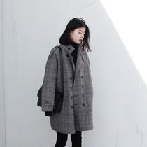 2020 autumn and winter New plaid woolen coat womens woolen coat medium long Hepburn style small man Japanese