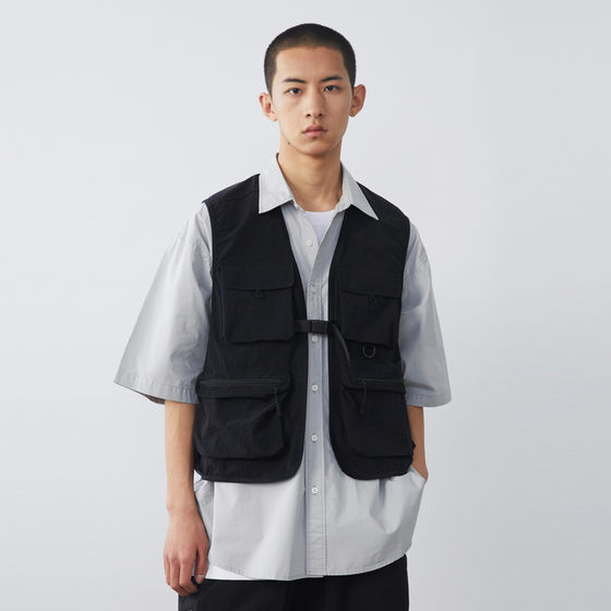 Vavu Japanese functional multi-function retro pocket work vest men and women loose mountain vest vest jacket trendy
Vavu Japanese functional multi-function retro pocket work vest men and women loose mountain vest vest jacket trendy
