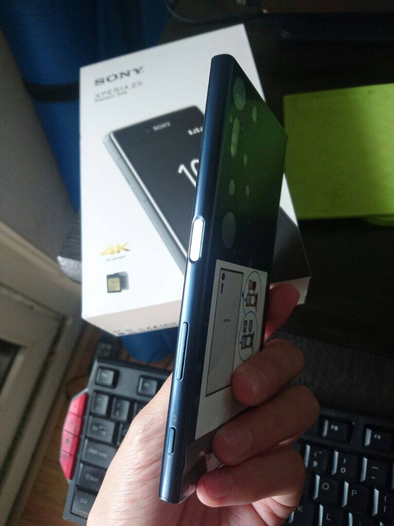 买了索尼zx 还送了背包和水壶