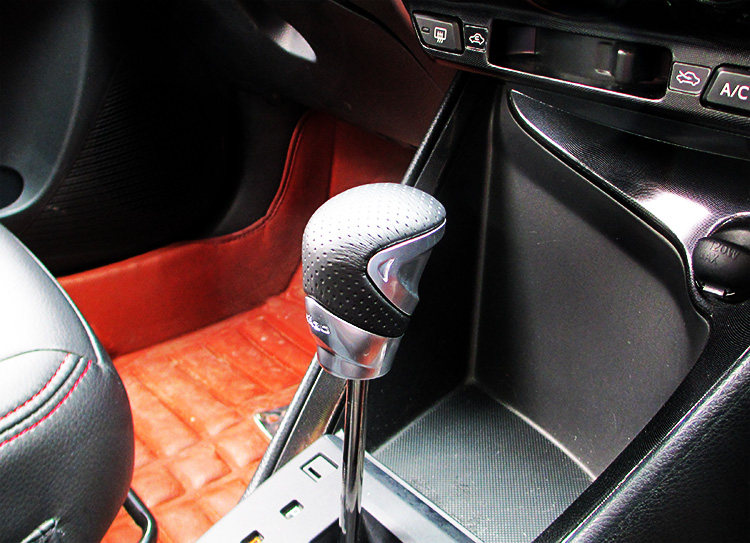 日本razo汽车手动自动挡通用真皮排挡头波棍头换挡头排挡杆ra131