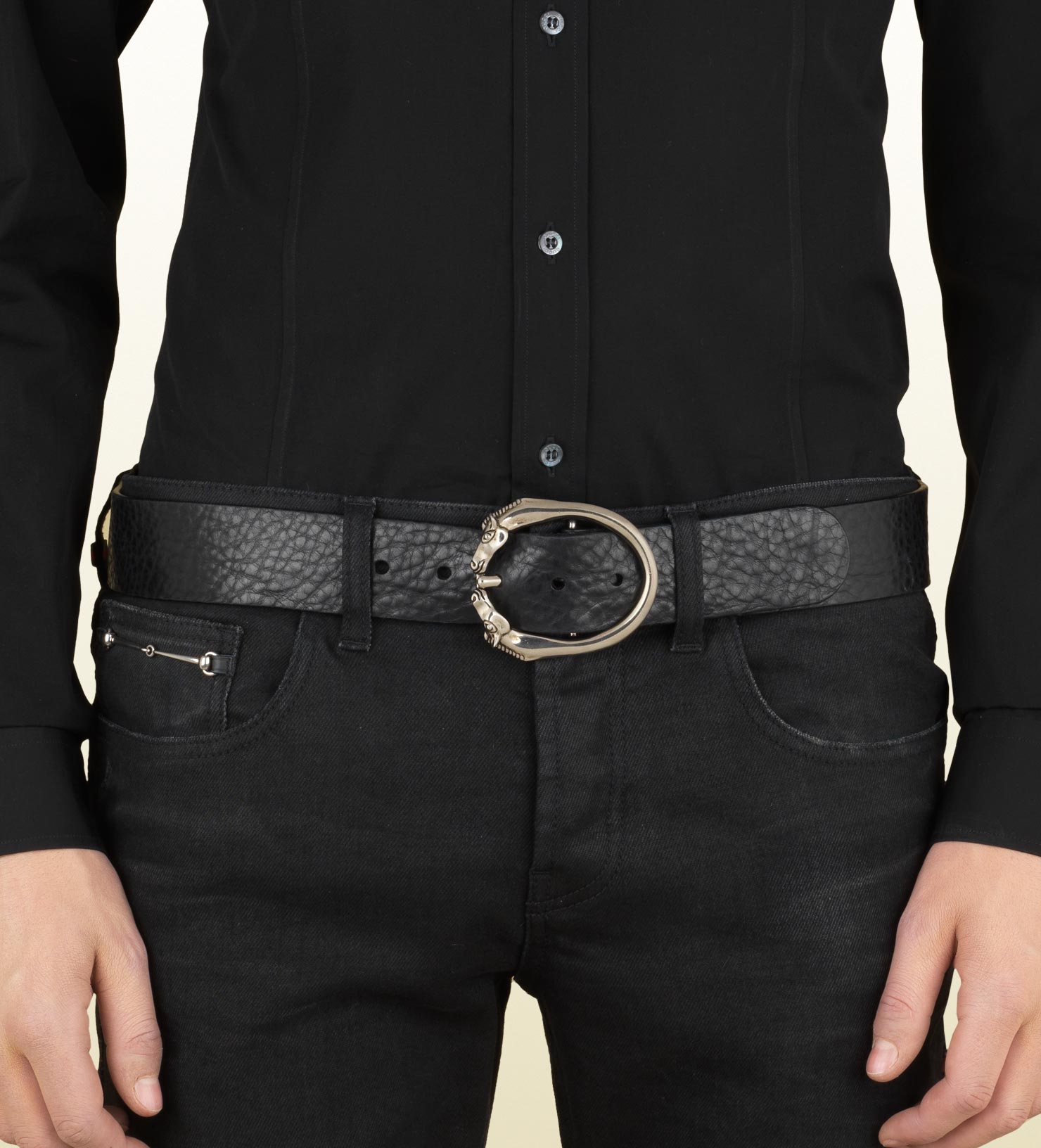 对于塑造男士整体穿着的气质与风格,皮带可谓是不可缺少的点睛之物!