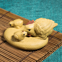 Tea pet ornaments boutique purple sand chicken sculpture hen feeding chickens tea plate home decoration gifts