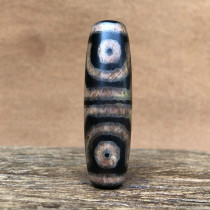 Xiangxiong Tianzhu Tibetan Tiger Tooth Four-eyed Tianzhu Natural cinnabar Genuine shale Tianxiong Stone Meteorite Tianzhu AA